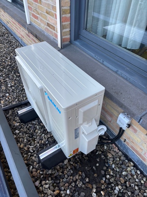 Twee Daikin Sensira airco systemen vakkundig geïnstalleerd in een woning in Zeewolde