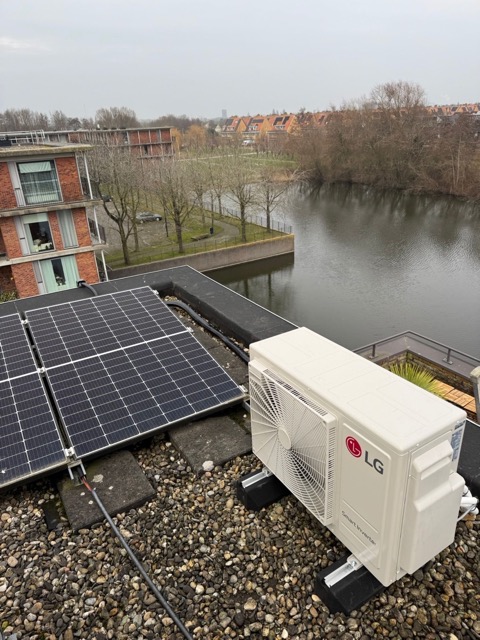 LG Multi Split airco systeem met twee binnenunits geïnstalleerd in een woning in De Meern
